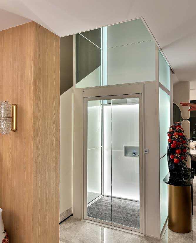 Indoor Glass Elevator Entrance