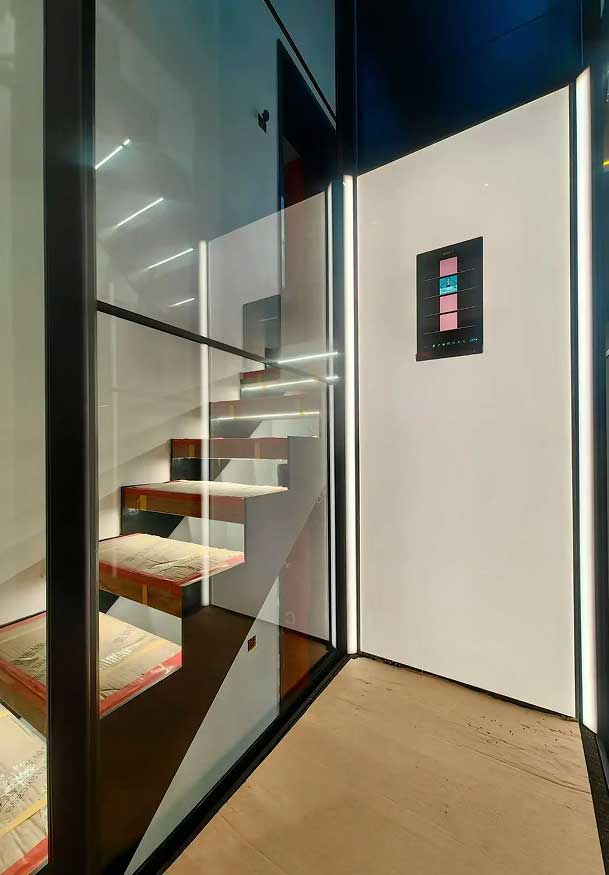 Compact home elevator
